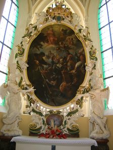 The cathedral flaunts Baroque artworks